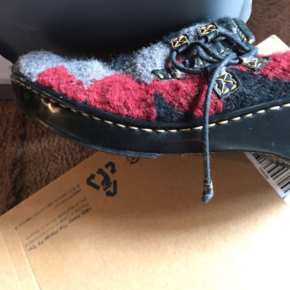 Women’s Mattie Argyle print clogs